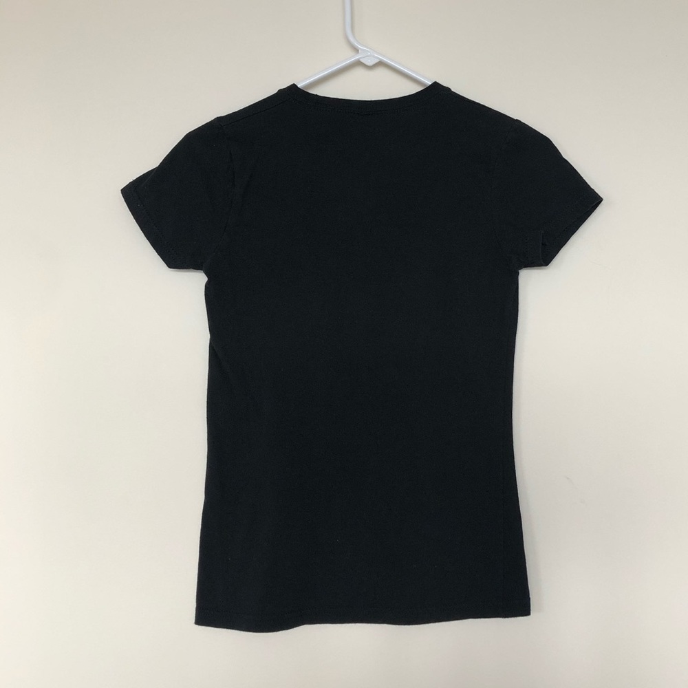 CUTE GRAPHIC TEE❣️ - Picture 3 of 3